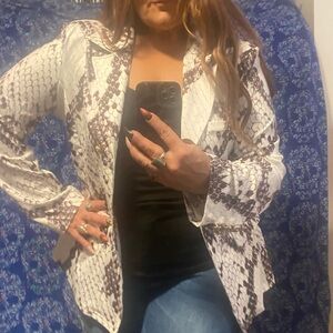 Black and white snake skin print pant suit, trouser legging …